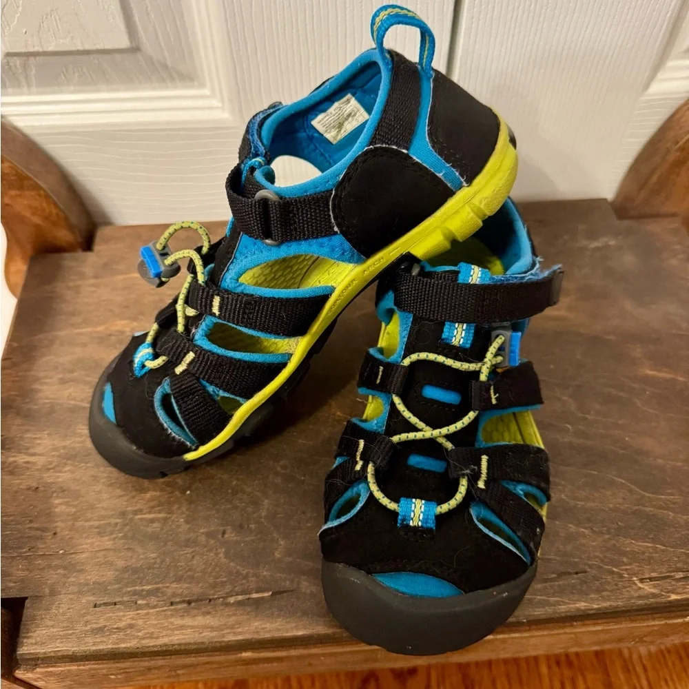 Keen Newport H2 Kids Black and Blue Sandals